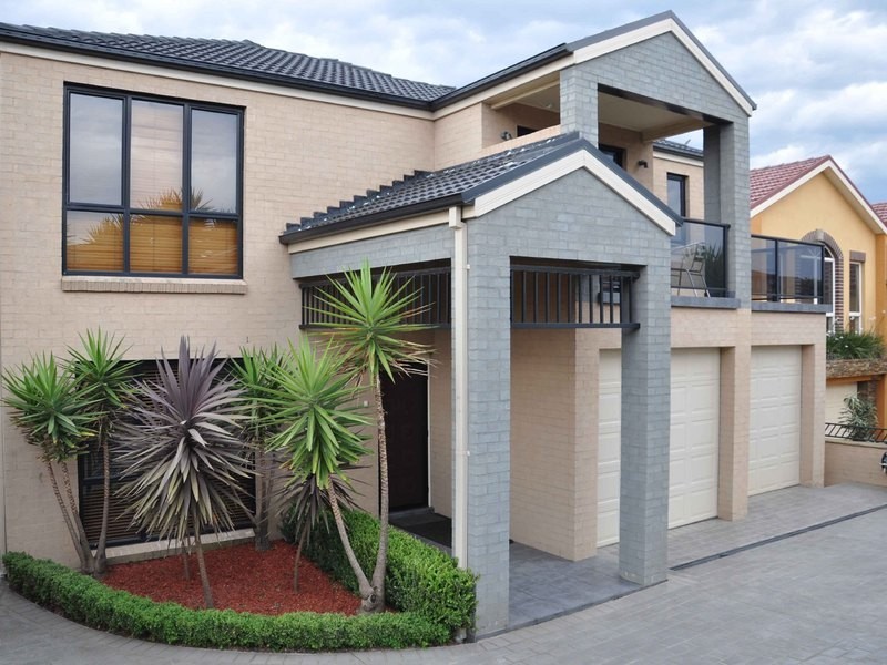 Edensor Park NSW 2176