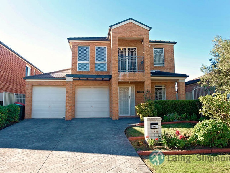 21 Robinia Ave, Fairfield East NSW 2165