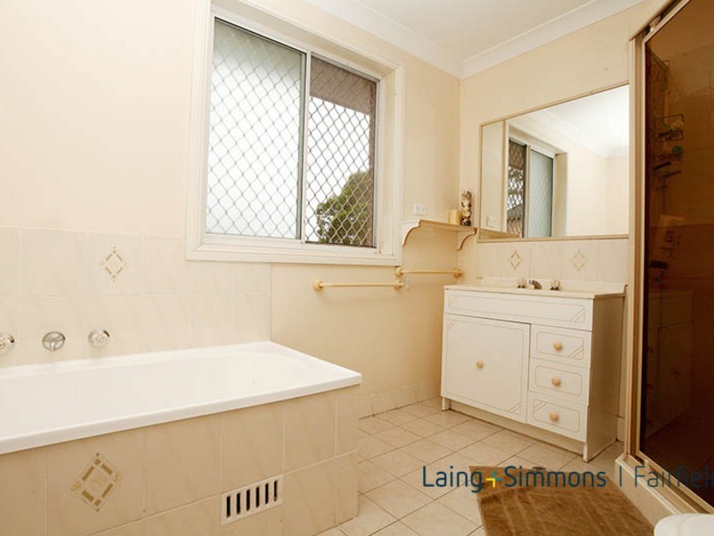 121B Lansdowne Road, Canley Vale NSW 2166