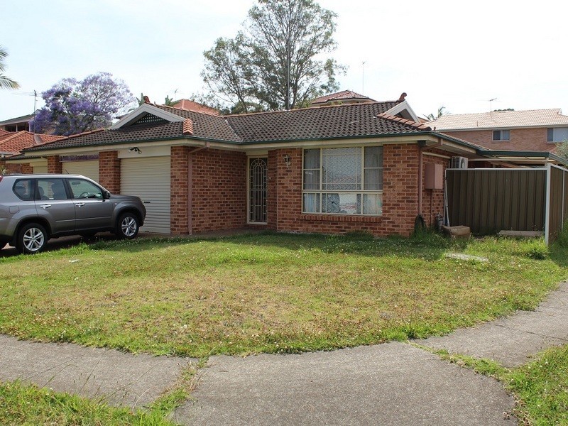 Edensor Park NSW 2176