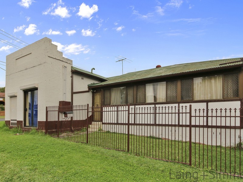 26 Laurel Street, Carramar NSW 2163