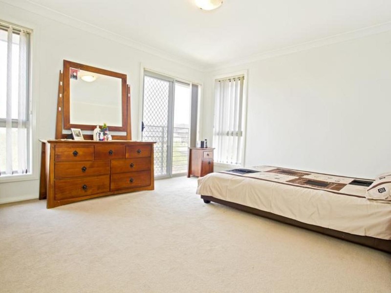 6 Donn Street, Middleton Grange NSW 2171