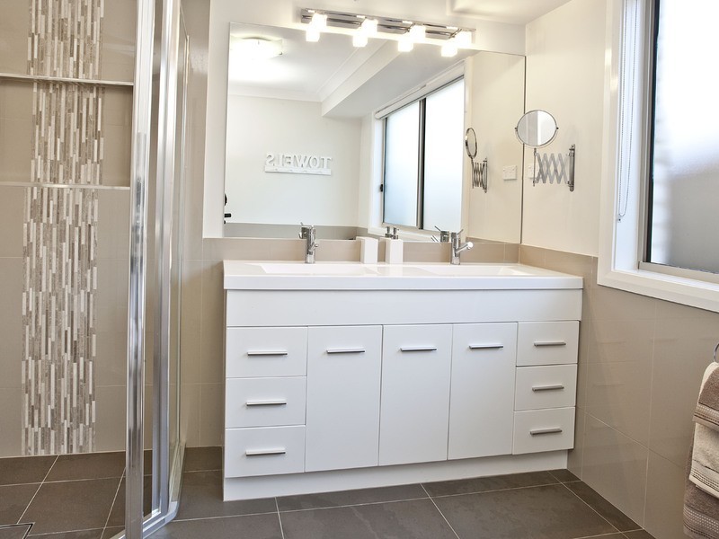 Carnes Hill NSW 2171