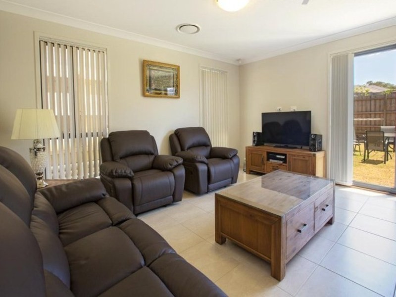 8 Merlin Street, Middleton Grange NSW 2171