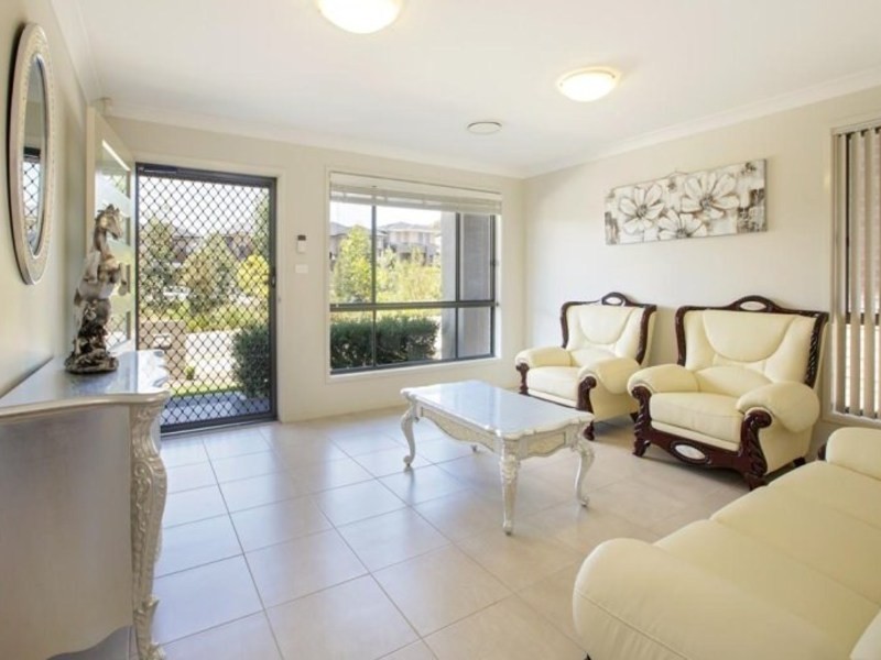 8 Merlin Street, Middleton Grange NSW 2171