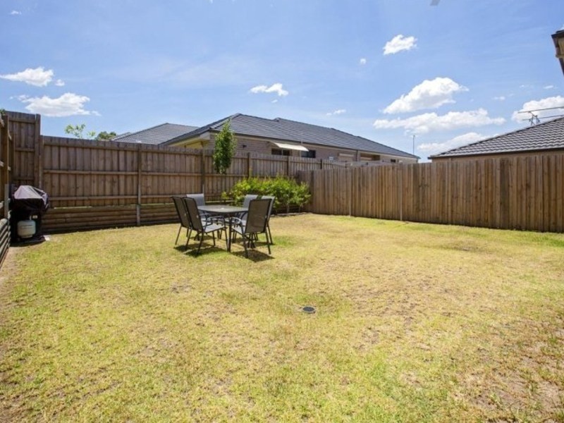 8 Merlin Street, Middleton Grange NSW 2171