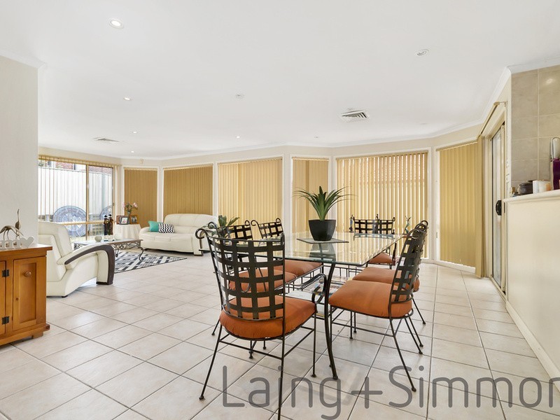 32 Carmicheal Drive, West Hoxton NSW 2171