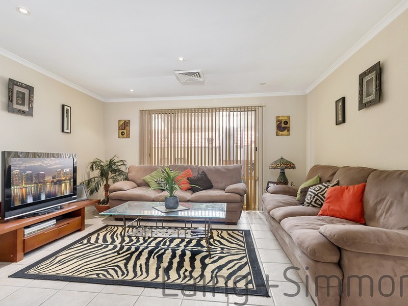 32 Carmicheal Drive, West Hoxton NSW 2171