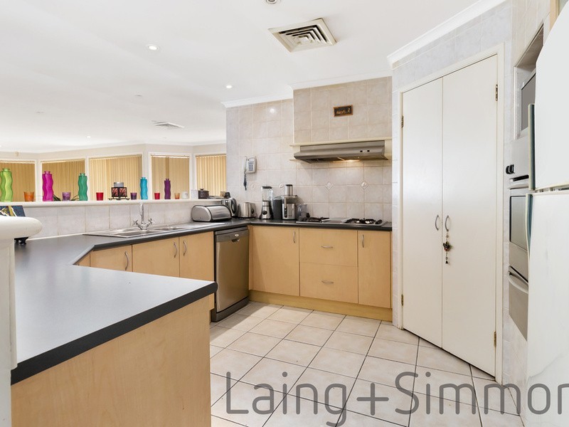 32 Carmicheal Drive, West Hoxton NSW 2171