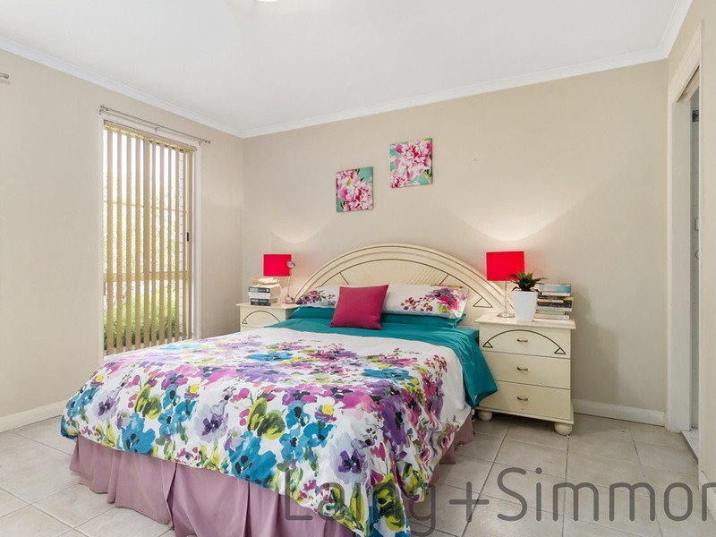 32 Carmicheal Drive, West Hoxton NSW 2171