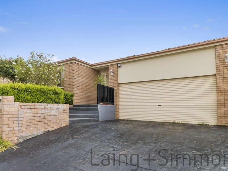 32 Carmicheal Drive, West Hoxton NSW 2171