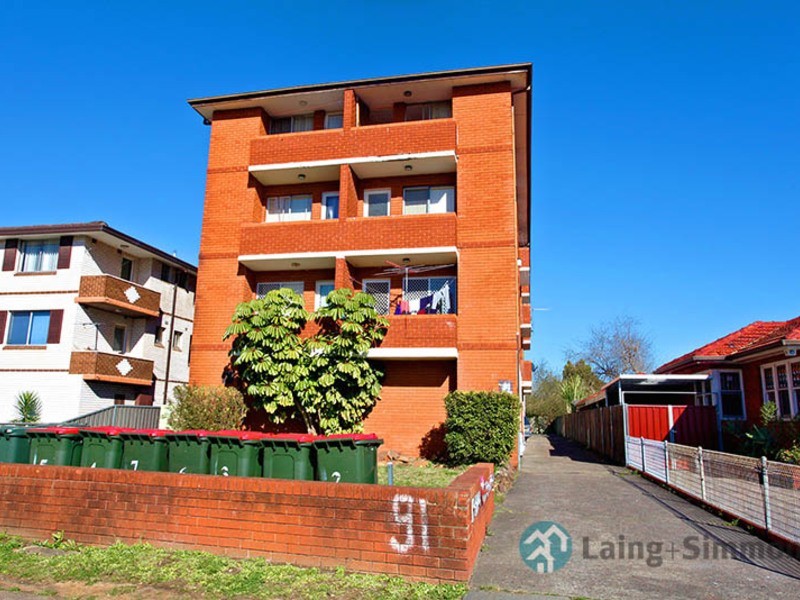Fairfield NSW 2165