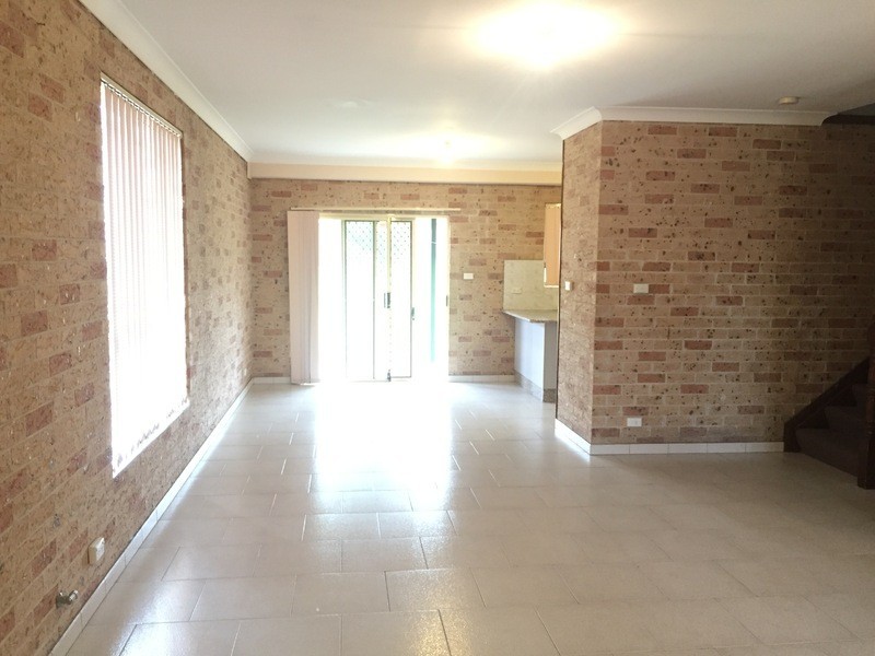 Edensor Park NSW 2176