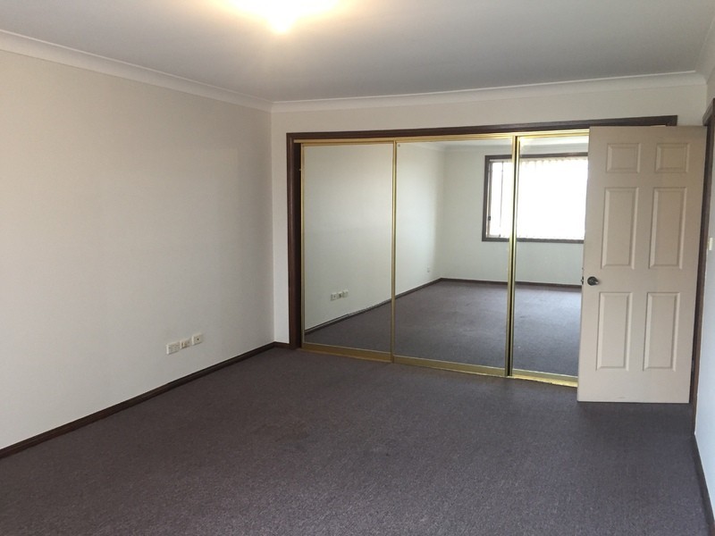 Edensor Park NSW 2176