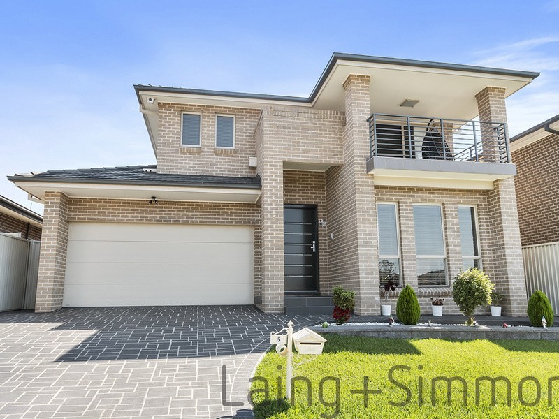 5 Bravo Street, Middleton Grange NSW 2171