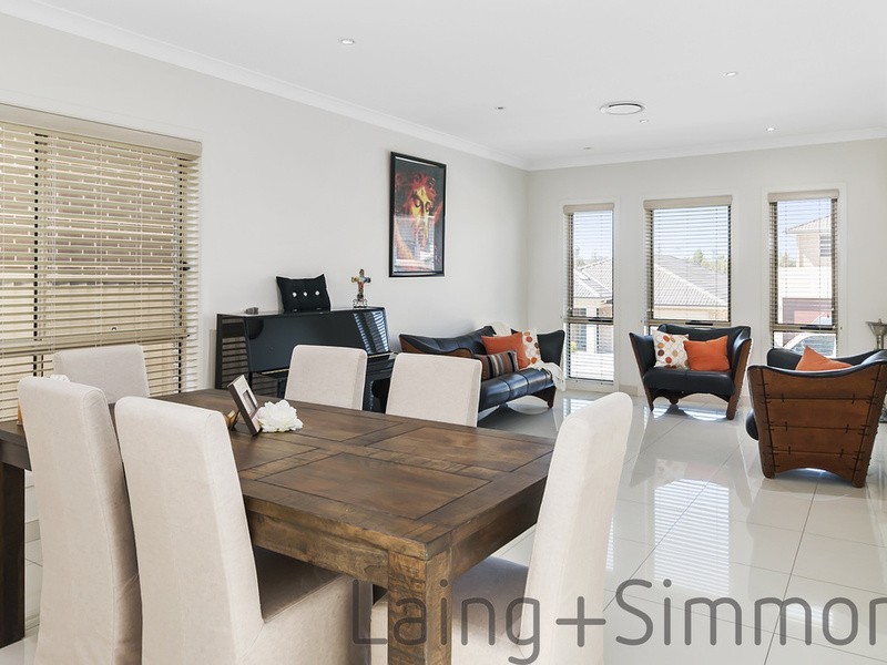 5 Bravo Street, Middleton Grange NSW 2171