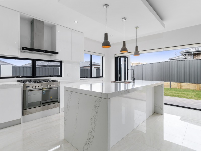 18 Venturer Parade, Leppington NSW 2179