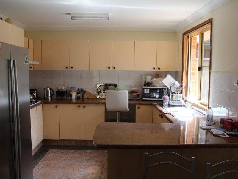 Edensor Park NSW 2176