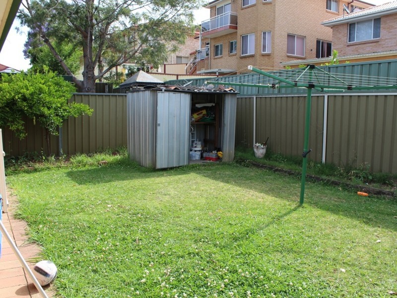 Edensor Park NSW 2176