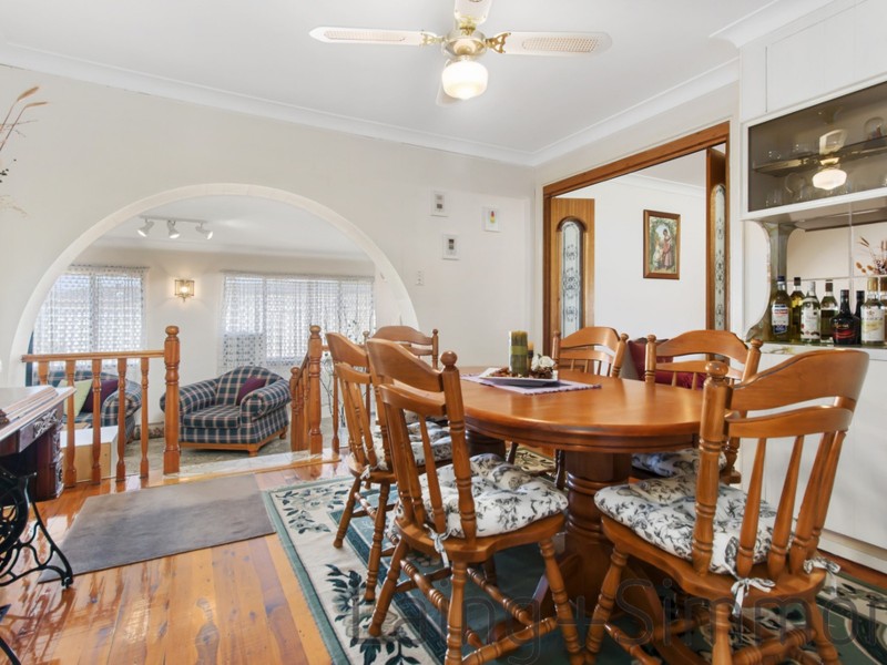 10 Galloway Street, Bossley Park NSW 2176