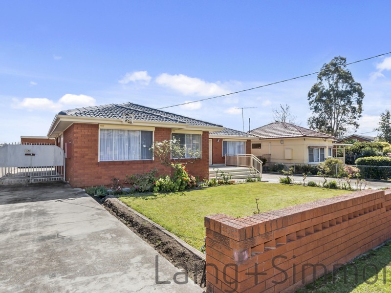 17 West Street, Lurnea NSW 2170