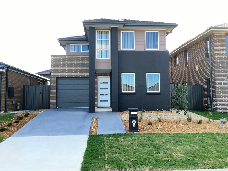 9 Islington Street (Willowdale), Denham Court NSW 2565
