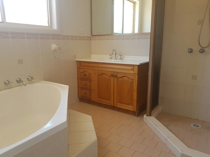 Middleton Grange NSW 2171