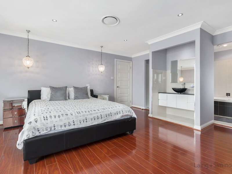 5 Travis Street, Middleton Grange NSW 2171