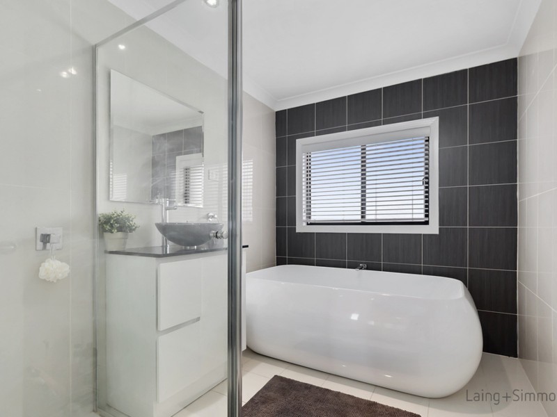 5 Travis Street, Middleton Grange NSW 2171