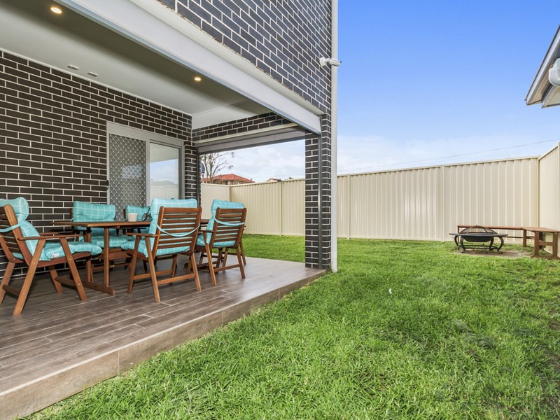 2 Kingsford Smith Avenue, Middleton Grange NSW 2171