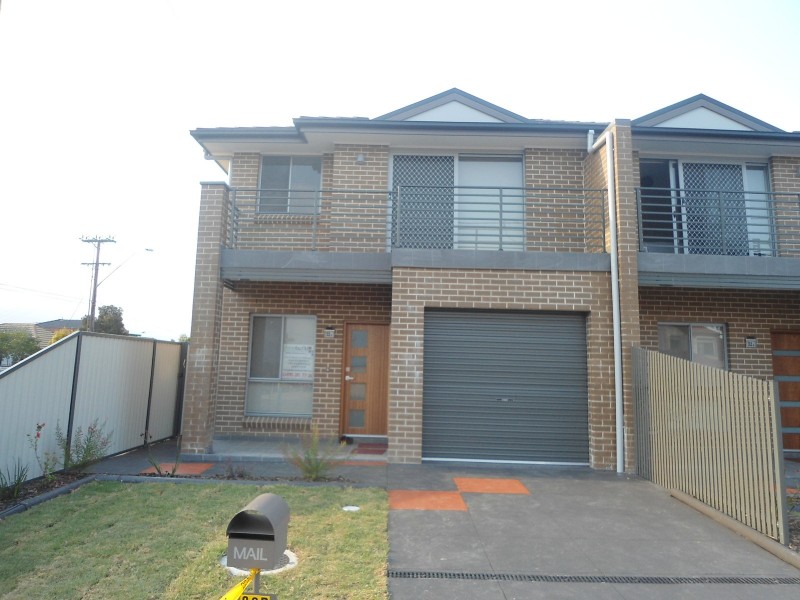 32B LIGAR ST, Fairfield Heights NSW 2165