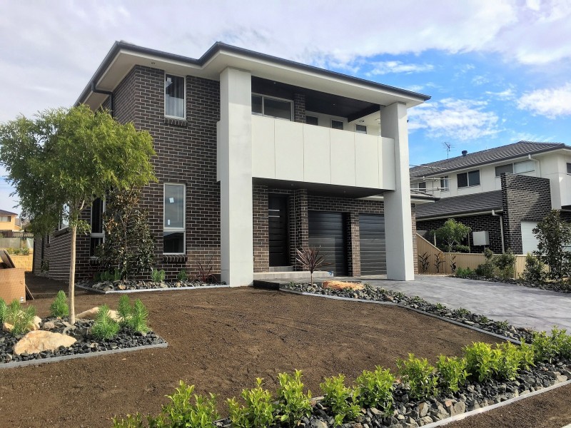 61 Melrose Street, Middleton Grange NSW 2171