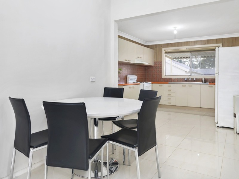 49 Montrose Avenue, Fairfield East NSW 2165