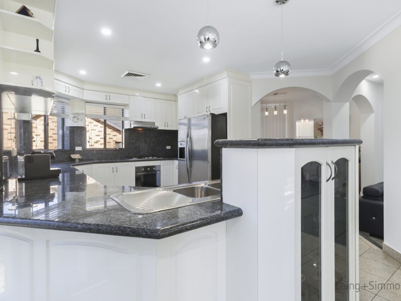 10 Nowland Place, Abbotsbury NSW 2176