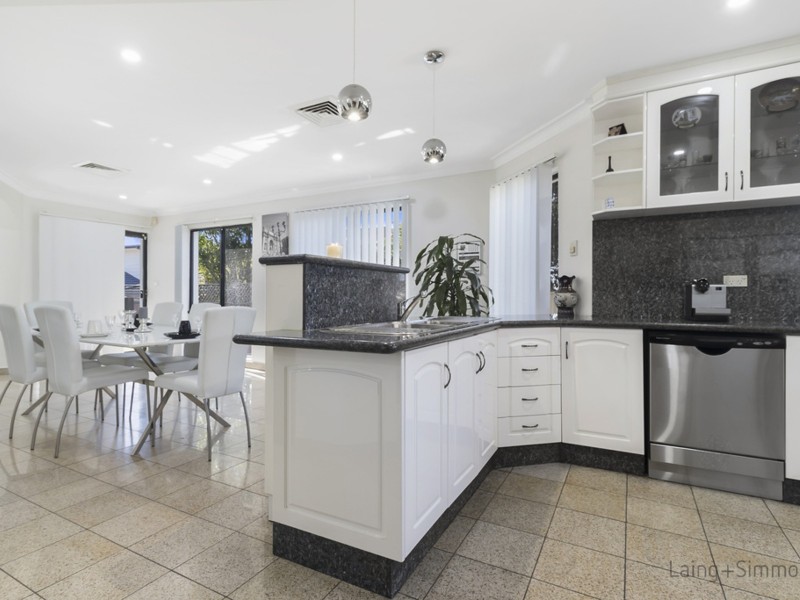 10 Nowland Place, Abbotsbury NSW 2176