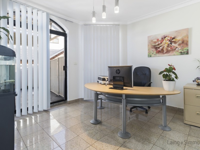 10 Nowland Place, Abbotsbury NSW 2176