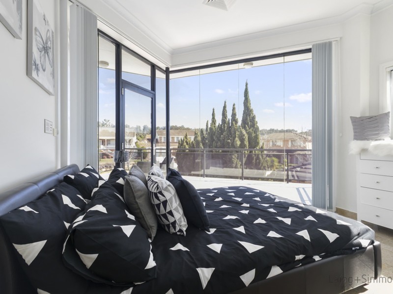 10 Nowland Place, Abbotsbury NSW 2176