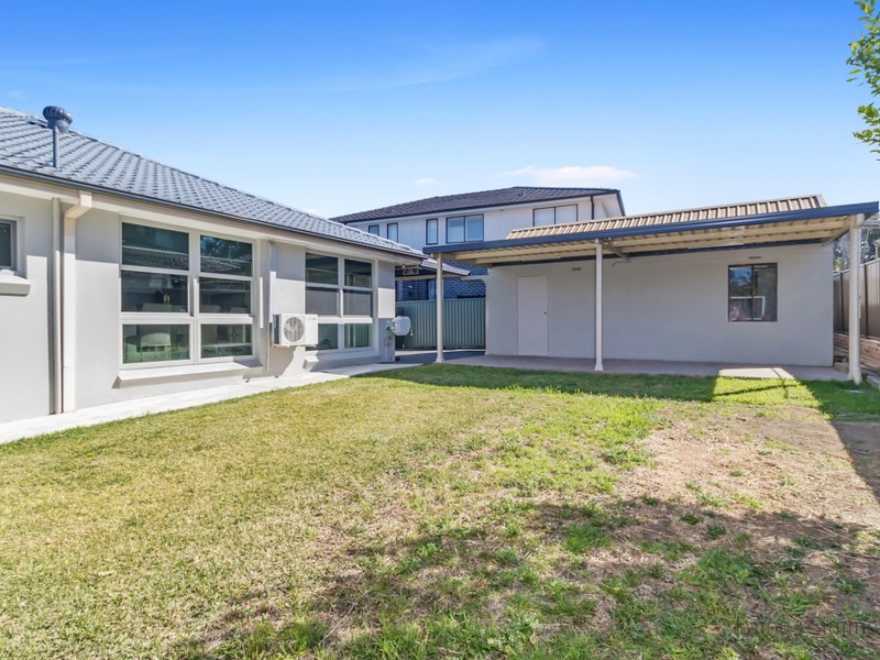 30 Canterbury Road, St Johns Park NSW 2176