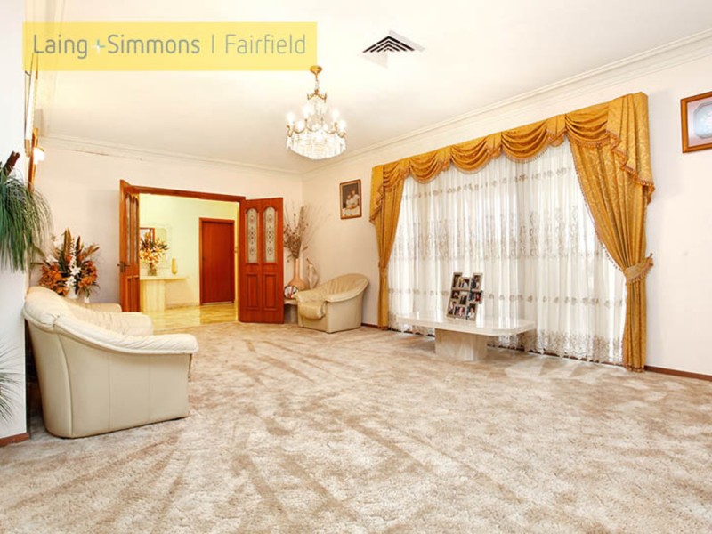 85 Southern Cross Avenue, Middleton Grange NSW 2171