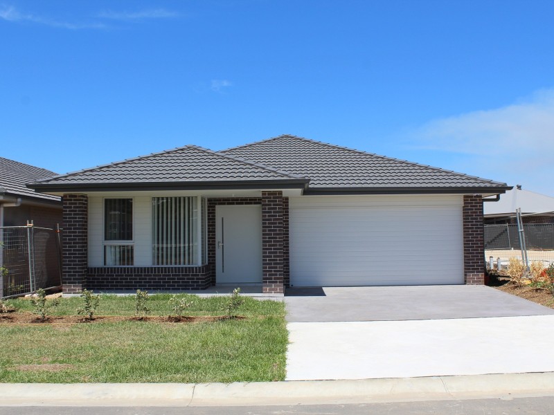 47 Courtney Loop, Oran Park NSW 2570