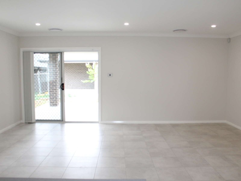 47 Courtney Loop, Oran Park NSW 2570