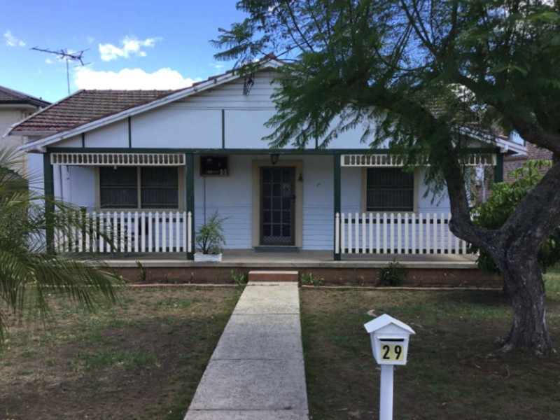 29 MYDDLETON AVENUE, Fairfield NSW 2165