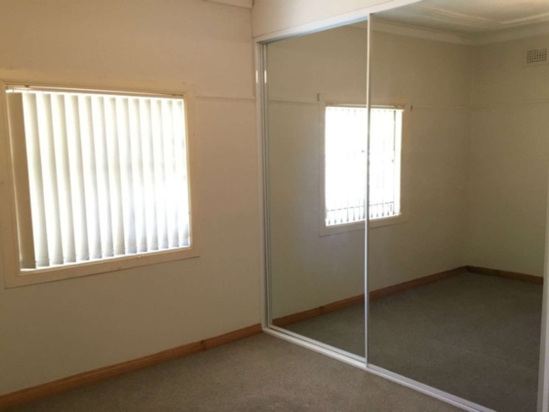 29 MYDDLETON AVENUE, Fairfield NSW 2165