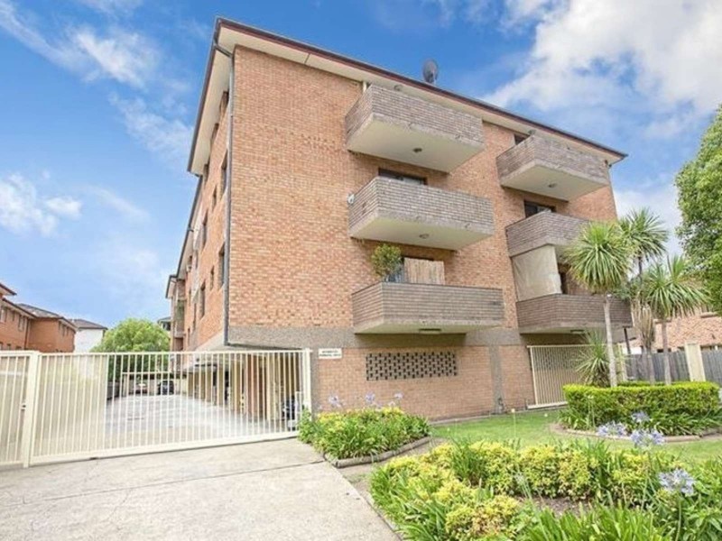 8/60 Harris Street, Fairfield NSW 2165