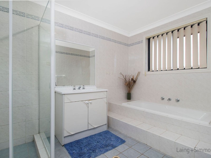 17 Bentinck Drive, Green Valley NSW 2168