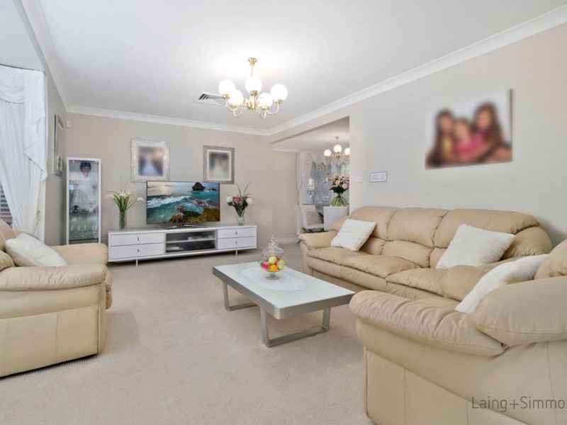 121 Edinburgh Circuit, Cecil Hills NSW 2171