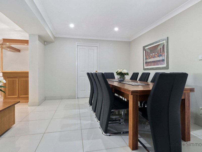 121 Edinburgh Circuit, Cecil Hills NSW 2171
