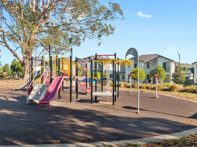 22 Truscott Avenue, Middleton Grange NSW 2171