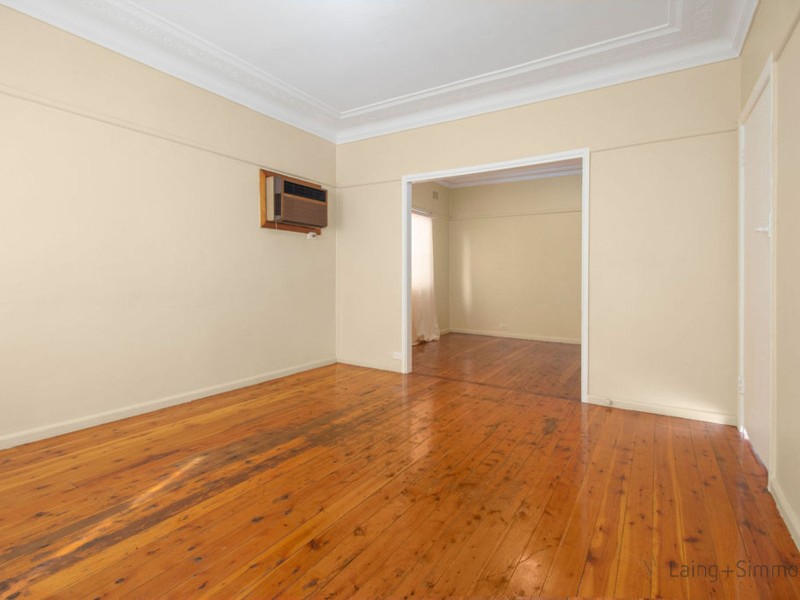 39 Avisford Street, Fairfield NSW 2165