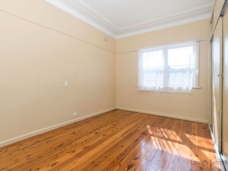 39 Avisford Street, Fairfield NSW 2165